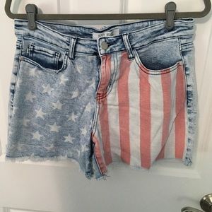 Judy Blue acid washed patriotic denim shorts size large